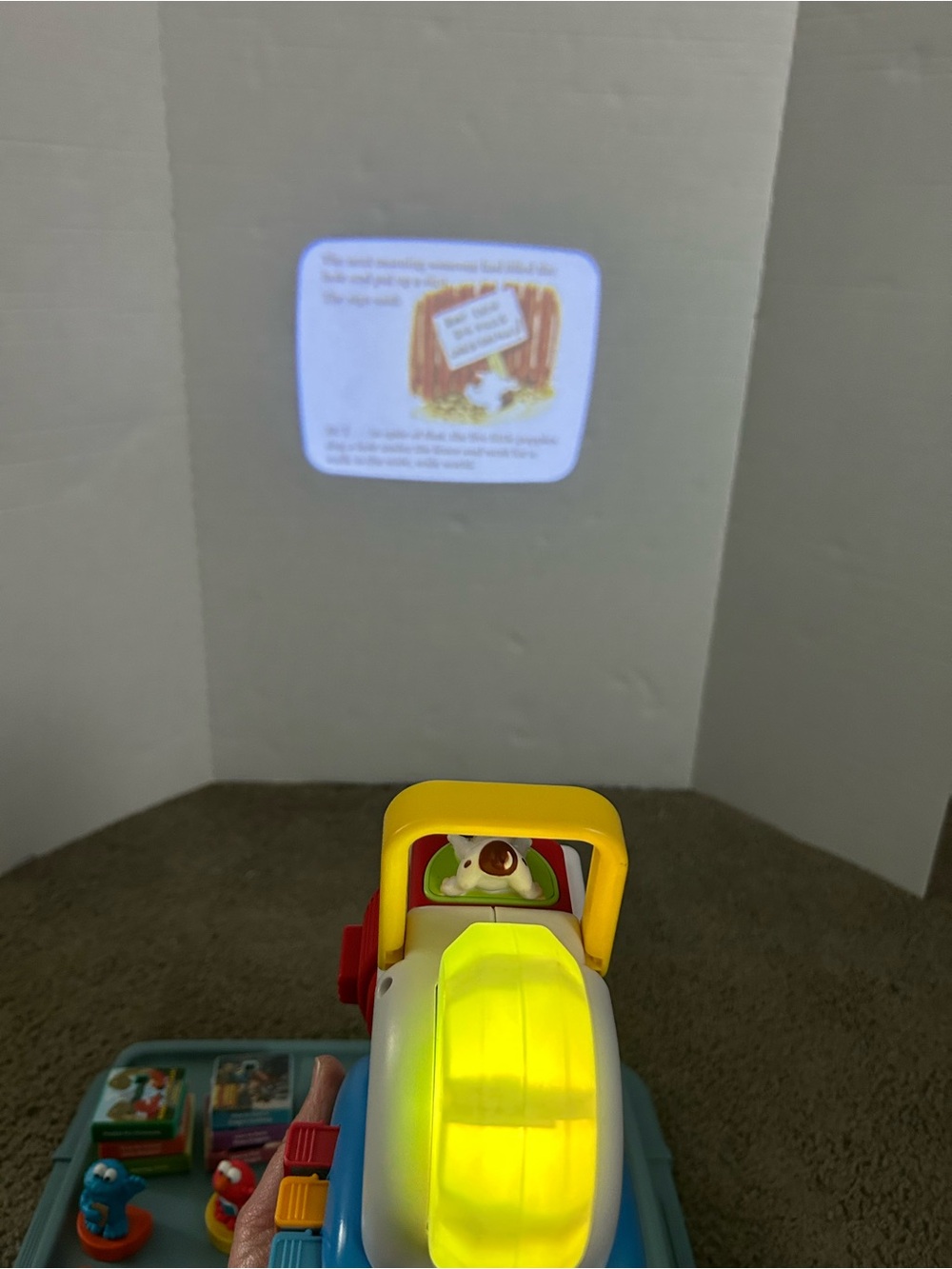 Little Tikes Blue Story Dream Machine 15 stories 5 characters nightlight sound - Picture 4 of 10